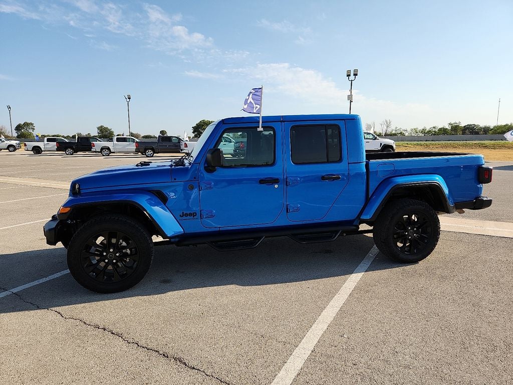 2024 Jeep Gladiator — side profile view
