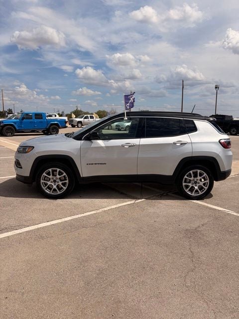 2025 Jeep Compass — detail view