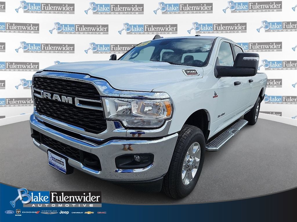 2024 RAM 3500 Big Horn Crew Cab 4x4 8' Box in Bright White Clearcoat — front three-quarter view