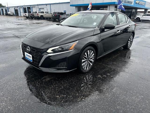 2025 Nissan Altima SV in Black — front three-quarter view